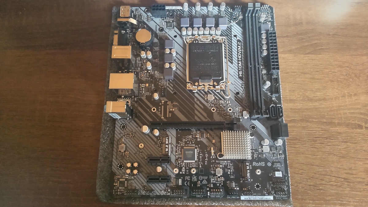 core-i3 12100FとASRock H610M-HDV/M.2に換装、Windows再ライセンス 